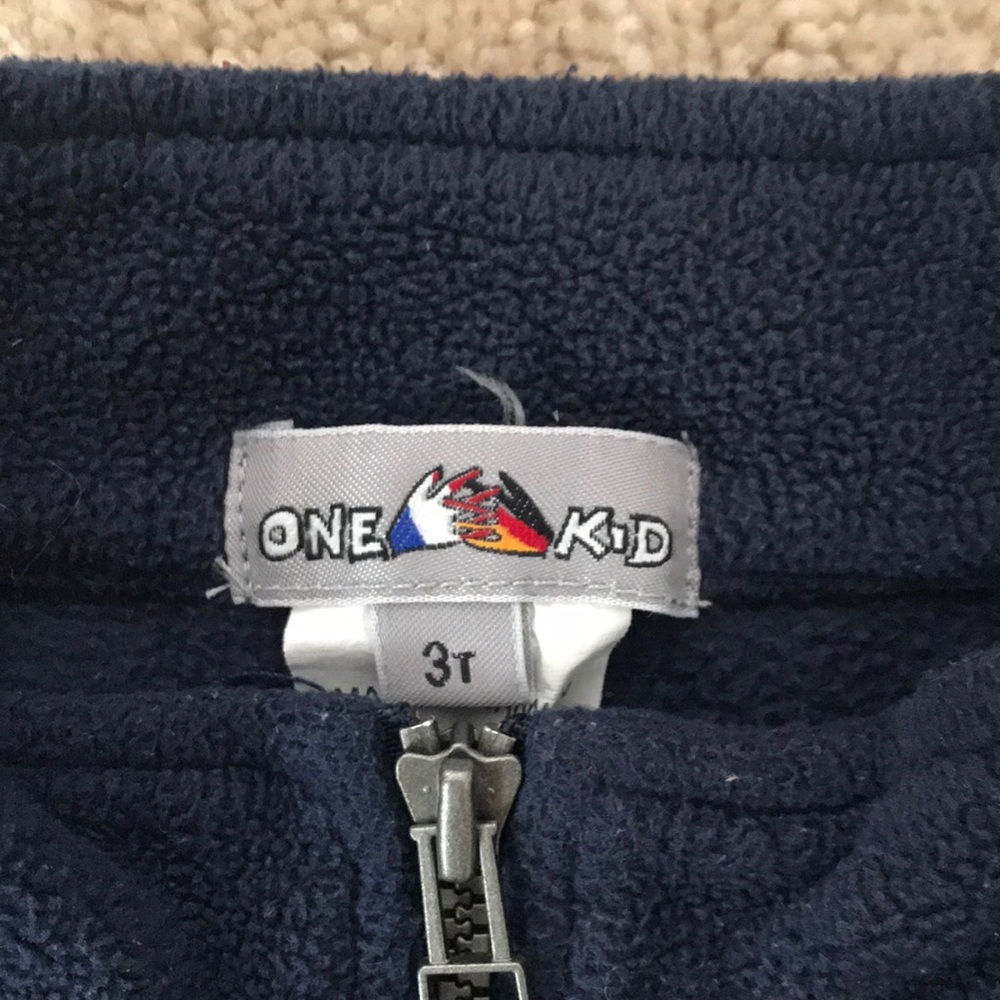Fleece - Picture 2 of 3